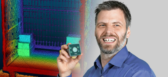 IDS Product Manager Patrick Schick with the Nion 3D camera and a point cloud.