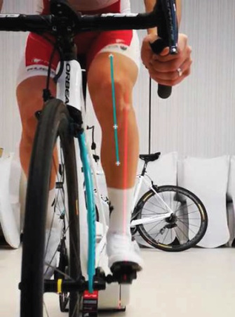 Frontal analysis of a cyclist in which lasers are used to analyse the correct joint position.