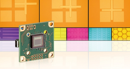 Space-saving and cost-effective camera solution for apparatus engineering