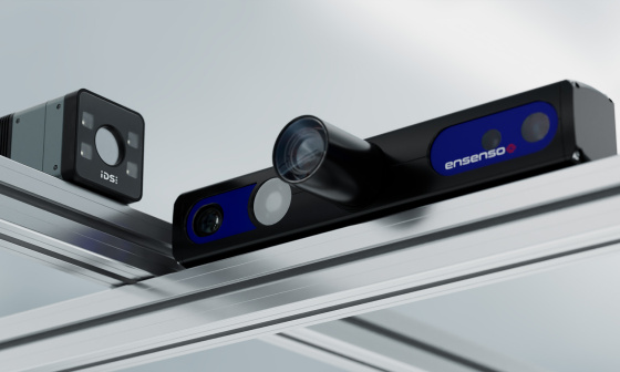 Two 3D cameras on a metal rail