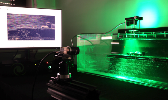 Image of the test setup with screenshot of the EBIV viewer.