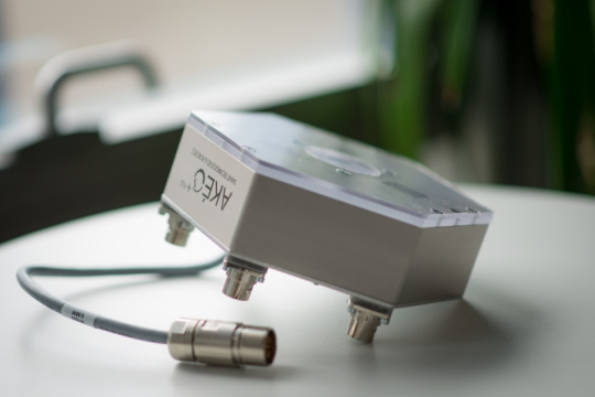 AkeoBi - Sensor for quality inspection of adhesive systems
