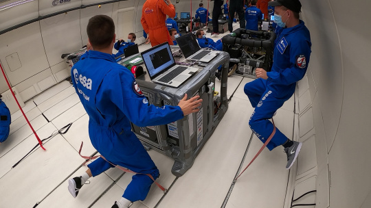During the parabolic flight of the esa programme FYT, zero gravity prevails for 20 seconds [pictures AIMIS-FYT]