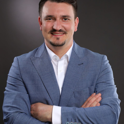 Portrait photograph of Willi Pönitz