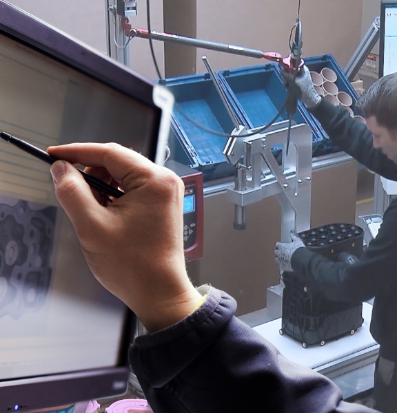 Intelligent image processing supports production workers in industrial 4.0 applications